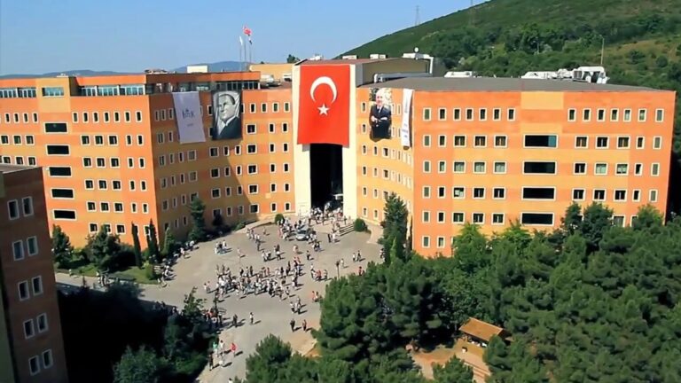 جامعة يدي تبه إسطنبول